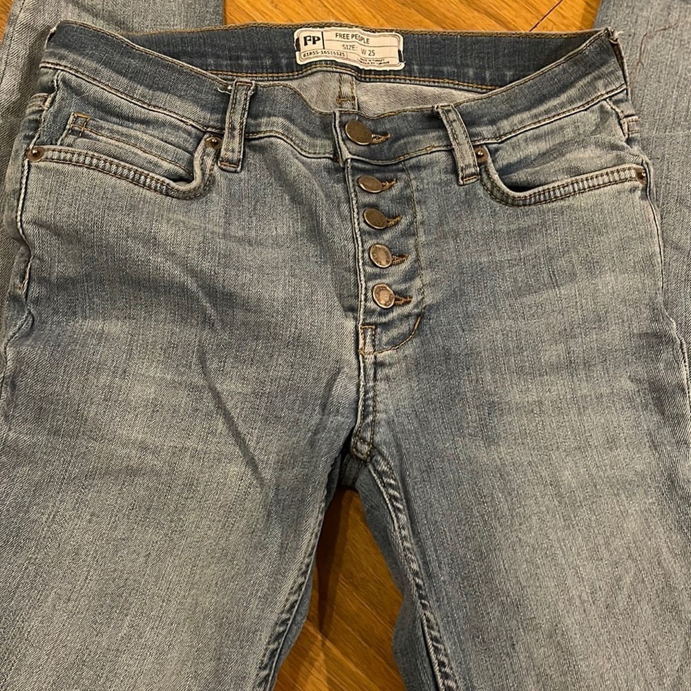 FREE PEOPLE BUTTON UP JEANS 25 | EUC OR NWOT
